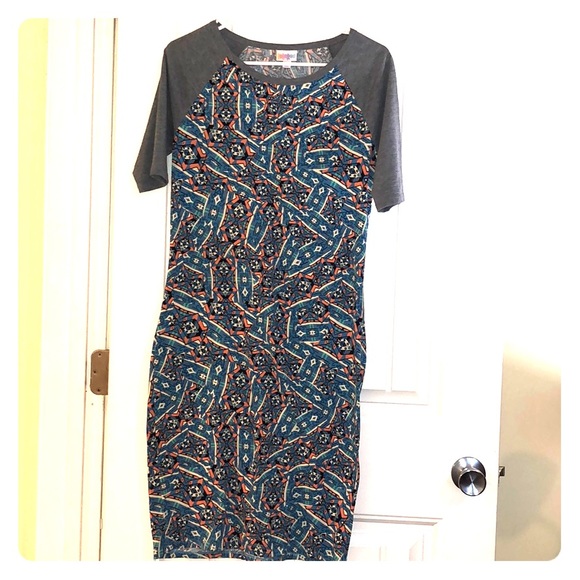 LuLaRoe Dresses & Skirts - LuLaRoe Julia size M